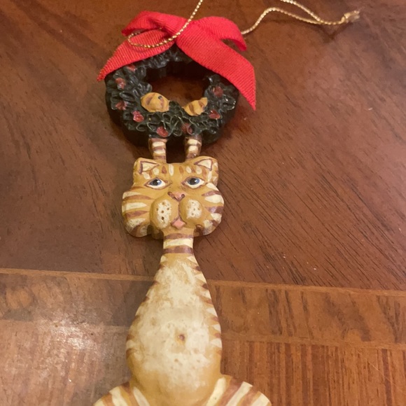 Kurt Adler Cat with Wreath Xmas Ornament - Picture 2 of 4